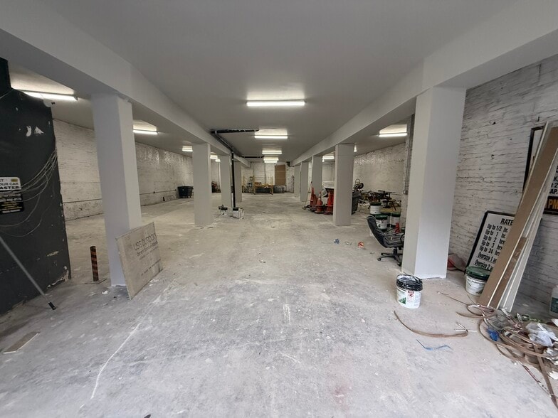 156 E 105th St, New York, NY for lease - Building Photo - Image 3 of 14