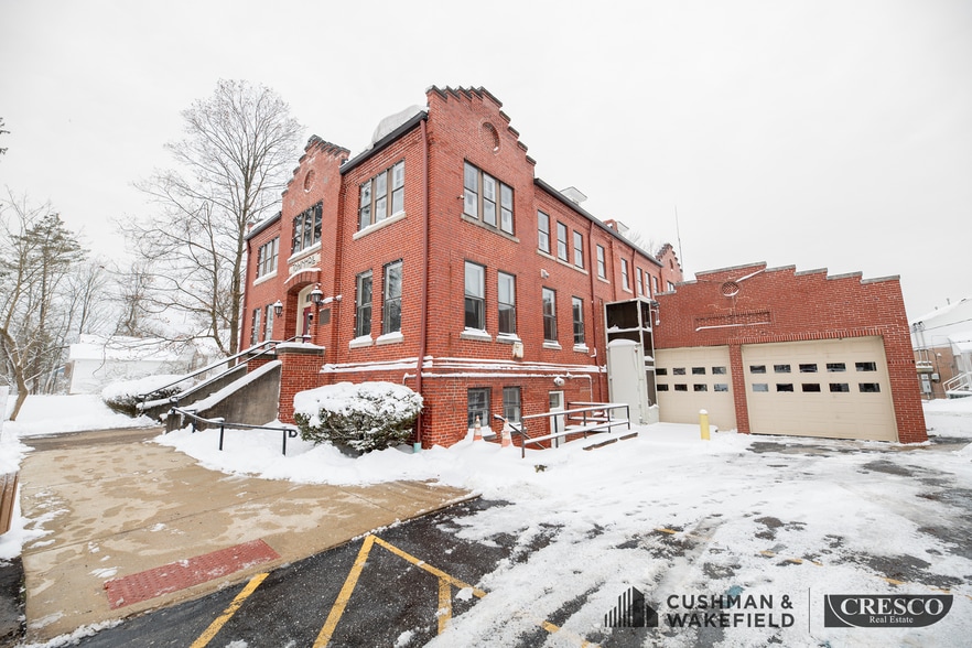 9546 Brandywine Rd, Northfield, OH for lease - Interior Photo - Image 3 of 10