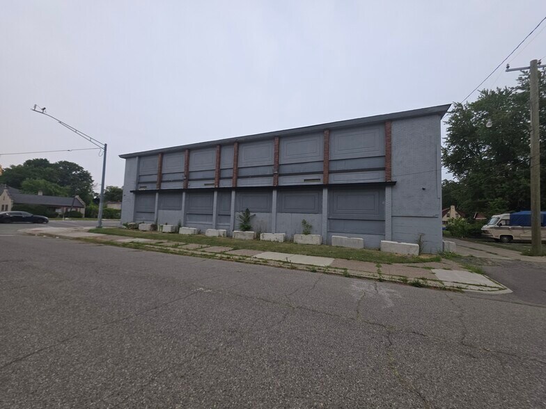 15760 E Warren Ave, Detroit, MI à vendre - Photo du bâtiment - Image 1 de 7
