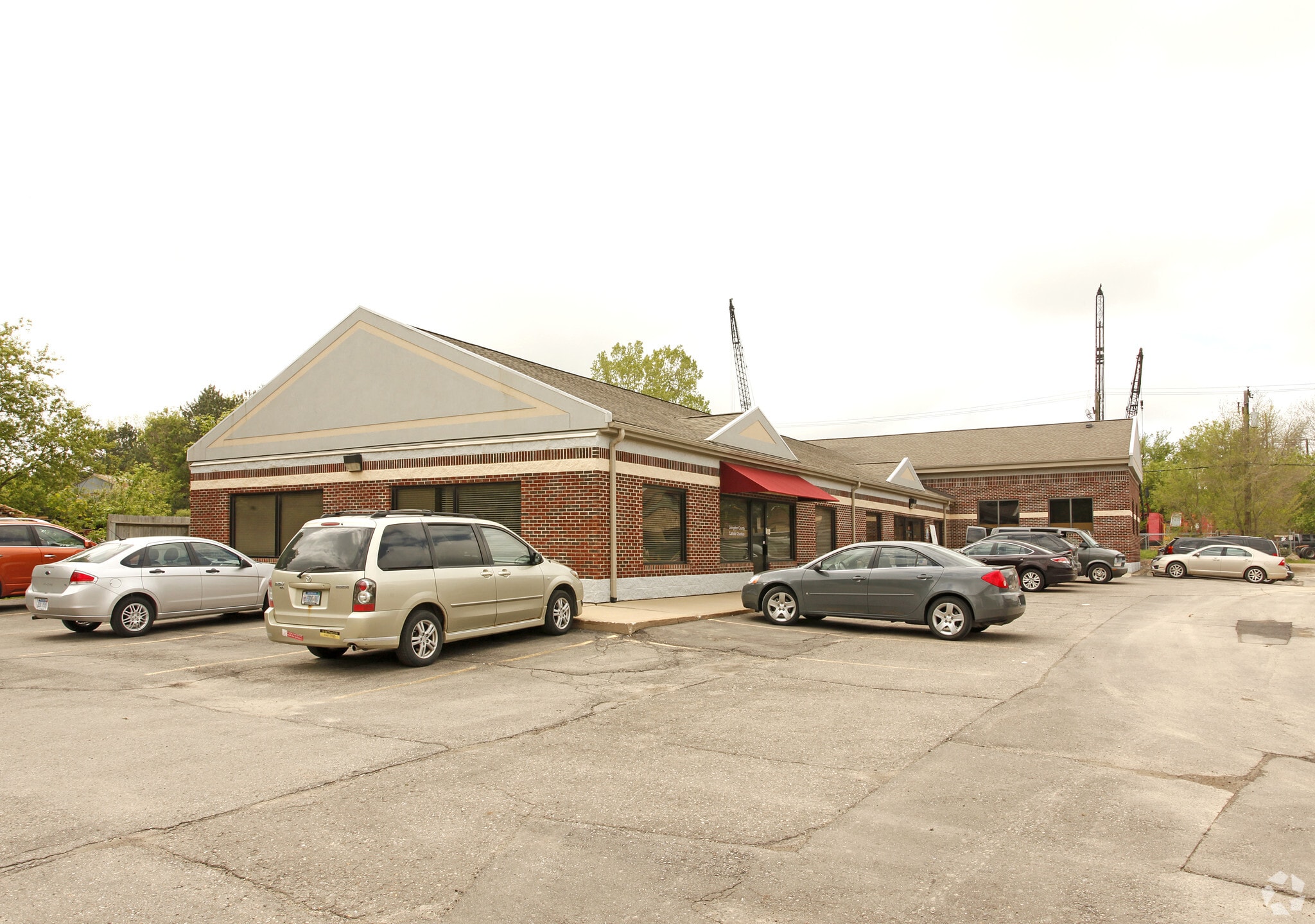 2020 E Grand River Ave, Howell, MI for lease Primary Photo- Image 1 of 5