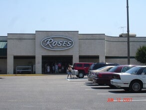 701 Battlefield Blvd N, Chesapeake, VA for lease Interior Photo- Image 2 of 4