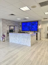 7385 Radio Rd, Naples, FL for lease Interior Photo- Image 1 of 4