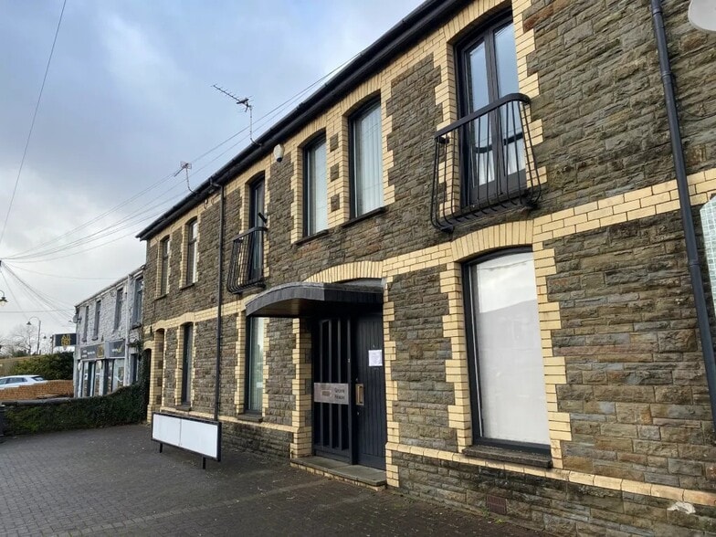 21-25 Talbot Rd, Pontyclun à vendre - Photo du bâtiment - Image 1 de 2