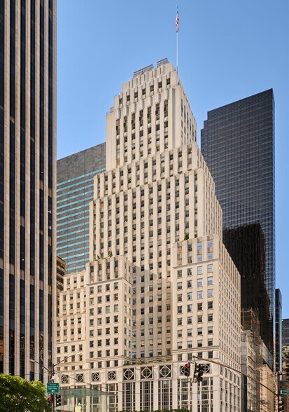 745 Fifth Ave, New York, NY for lease - Building Photo - Image 3 of 9