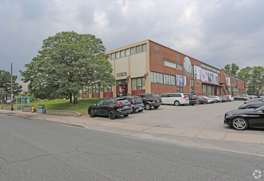 160 Tycos Dr, Toronto, ON for sale - Primary Photo - Image 1 of 1