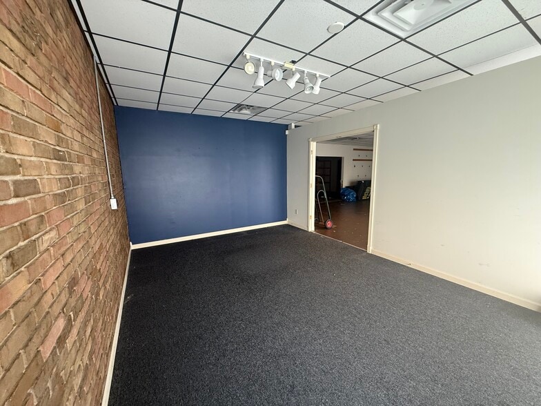 3880-3888 Dayton-Xenia Rd, Dayton, OH for lease - Interior Photo - Image 3 of 9