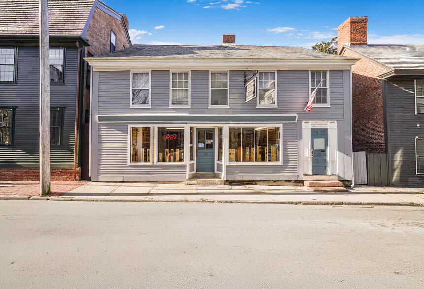 113-115 Spring St, Newport, RI à vendre - Photo principale - Image 1 de 46