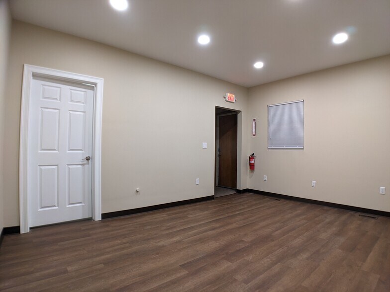 357 Union Ave, Framingham, MA à louer - Photo du bâtiment - Image 3 de 7