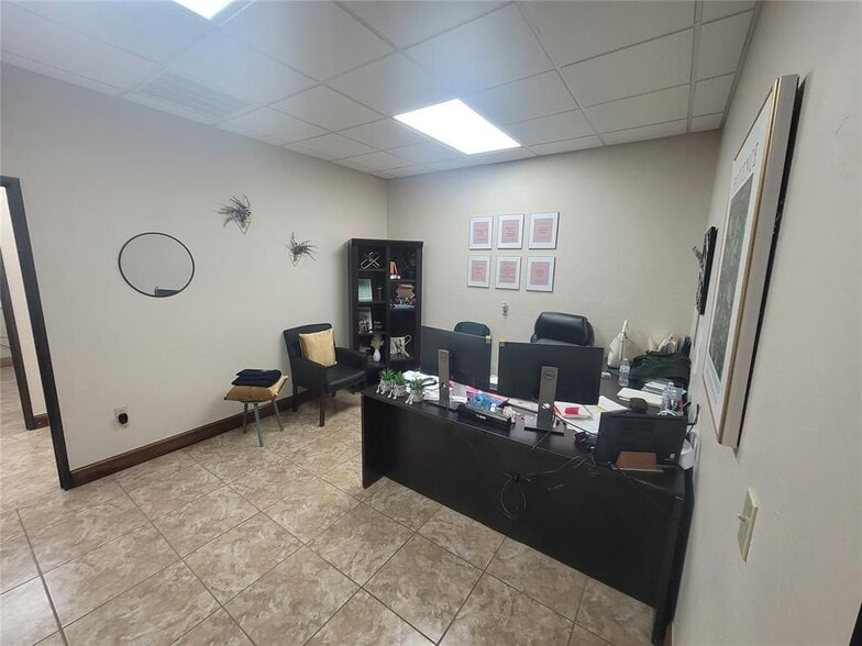 912 Messenger Ln, Moore, OK for sale - Building Photo - Image 2 of 23