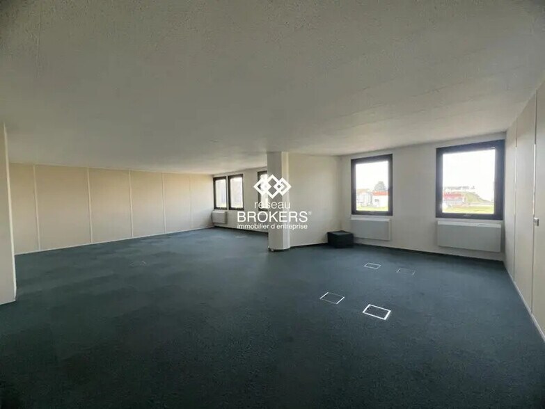 Bureau dans Saclay à louer - Photo intérieure - Image 3 de 9