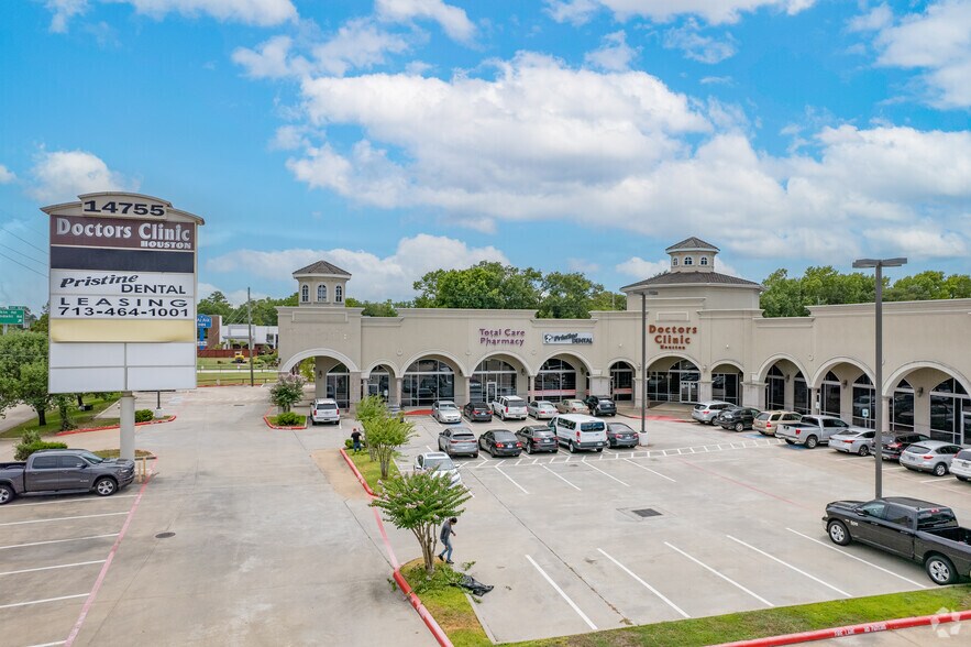 14755 North Fwy, Houston, TX à louer - Photo principale - Image 1 de 9