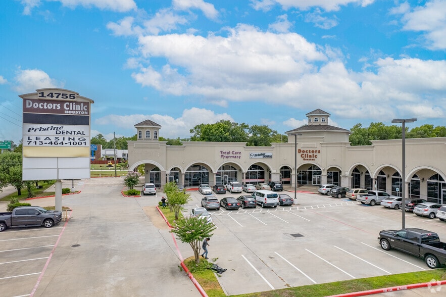 14755 North Fwy, Houston, TX for lease - Primary Photo - Image 1 of 9