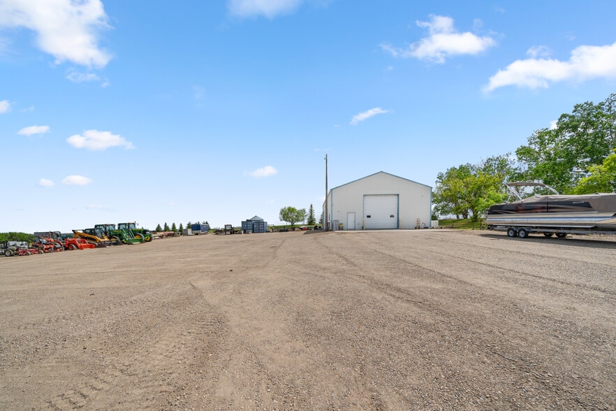 270168 Rge Rd 283, Rocky View No 44, AB à vendre - Photo du bâtiment - Image 2 de 9