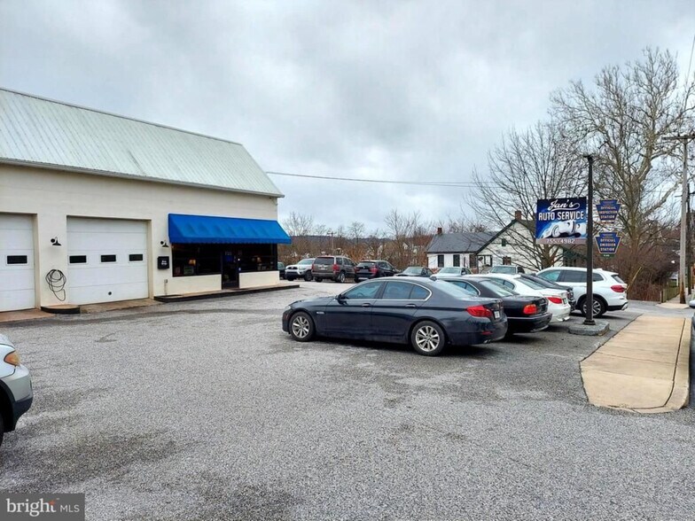 120 E Market St, Hallam, PA à vendre - Photo du bâtiment - Image 3 de 22