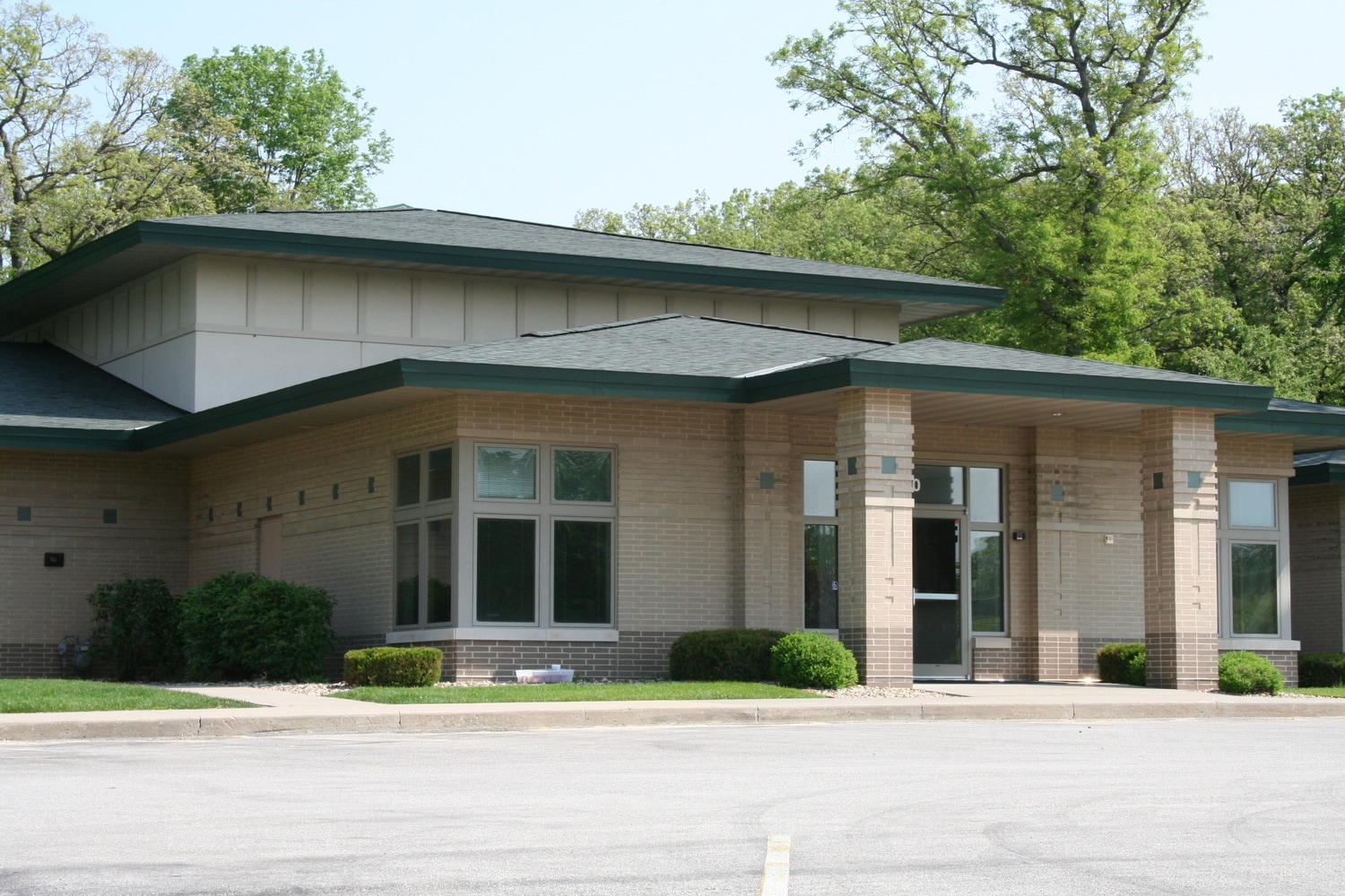 4650 42nd St NE, Cedar Rapids, IA for sale Building Photo- Image 1 of 7
