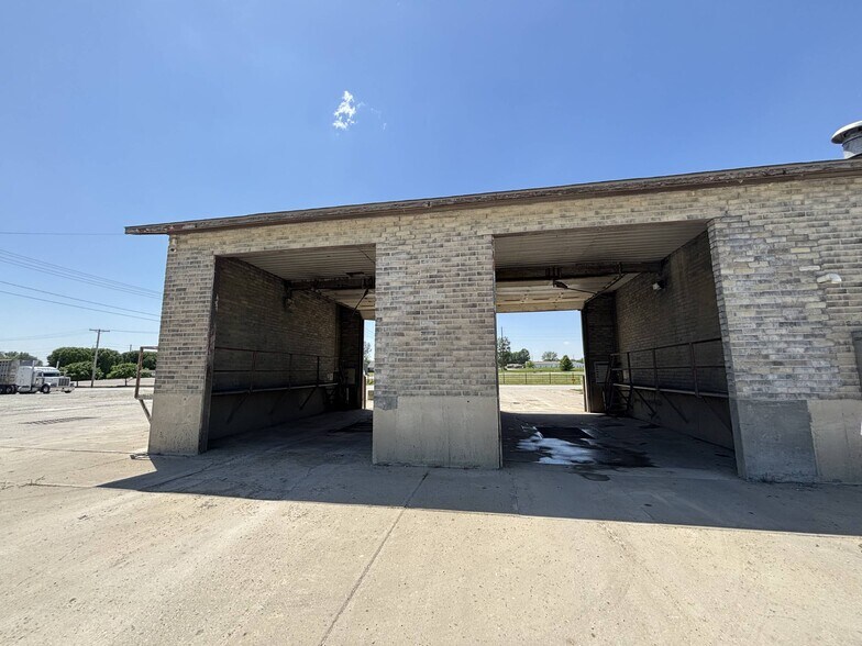 3000 Hoover Dr, Trenton, MO à vendre - Photo du bâtiment - Image 3 de 8