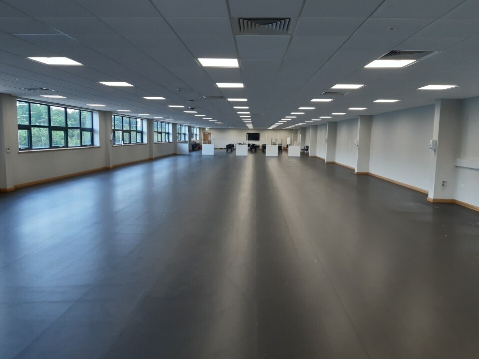 Corby, Corby for lease Interior Photo- Image 1 of 4