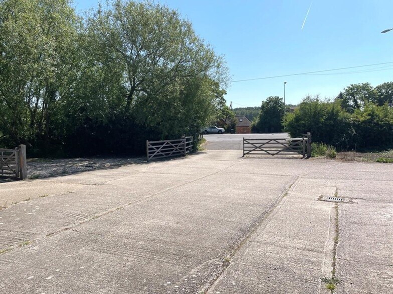 Bath Rd, Reading à louer - Photo du bâtiment - Image 3 de 3