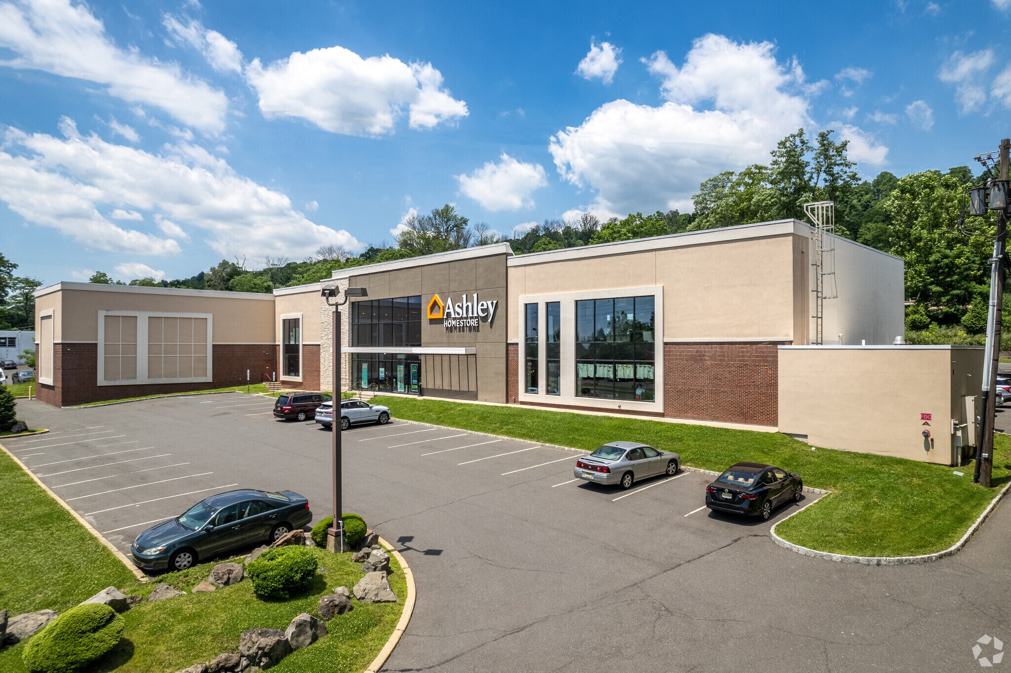 350 US Highway 22 W, Green Brook, NJ for lease Primary Photo- Image 1 of 8