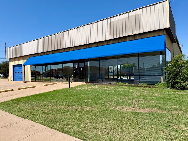 2412 Kemp Blvd, Wichita Falls, TX for sale - Building Photo - Image 3 of 38