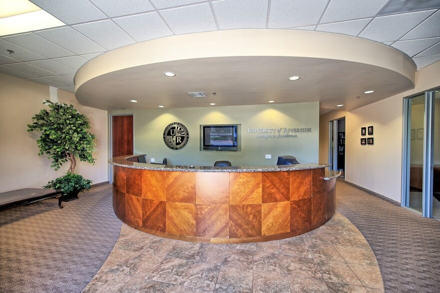 11840 Pierce St, Riverside, CA for lease - Lobby - Image 2 of 17