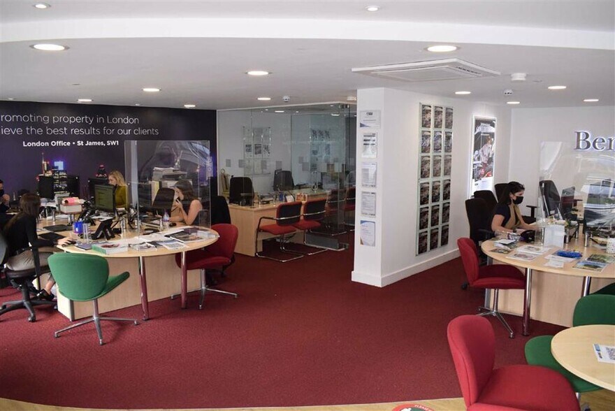 77-79 High St, Brentwood à vendre - Photo du bâtiment - Image 2 de 5