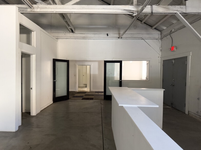 1716-1718 Albion St, Los Angeles, CA for lease - Building Photo - Image 3 of 10