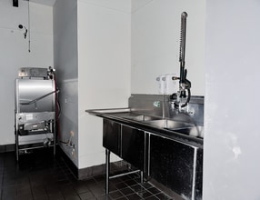 4045 W Figarden Dr, Fresno, CA for lease Interior Photo- Image 2 of 5