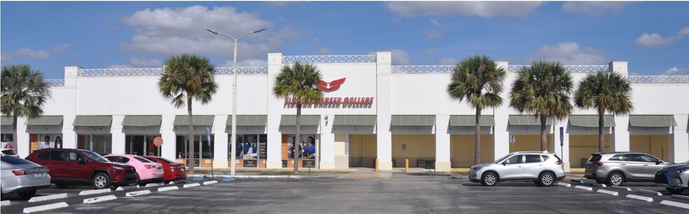 7841 Pines Blvd, Hollywood, FL for lease - Building Photo - Image 1 of 6