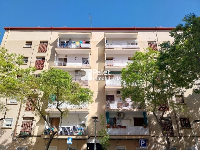 Multifamily in Barcelona, Barcelona for sale - Building Photo - Image 2 of 2