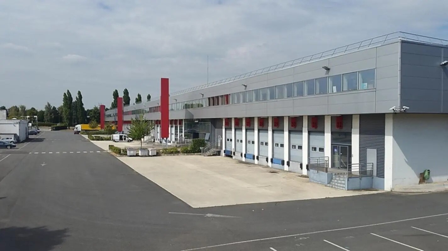 Office in Les Ulis for lease Primary Photo- Image 1 of 10