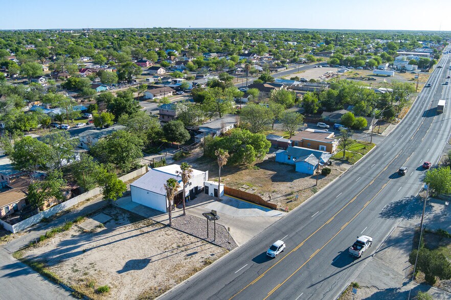 607 W Gibbs St, Del Rio, TX à vendre - Photo du bâtiment - Image 3 de 38
