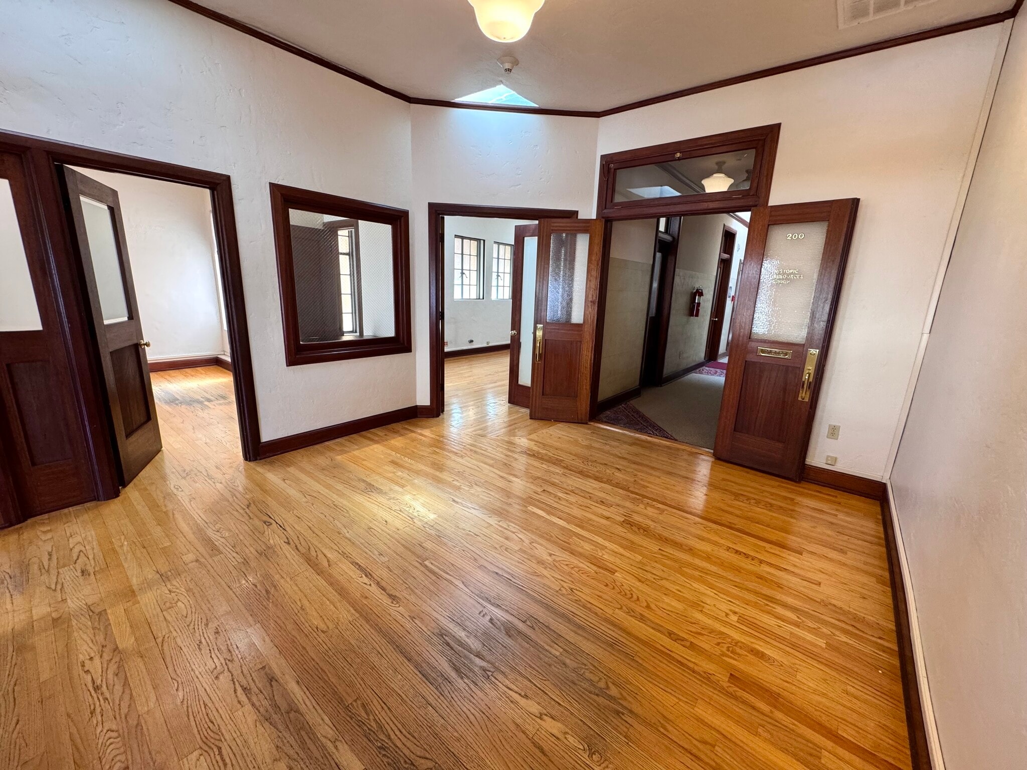 2 E Colorado Blvd, Pasadena, CA for lease Interior Photo- Image 1 of 17