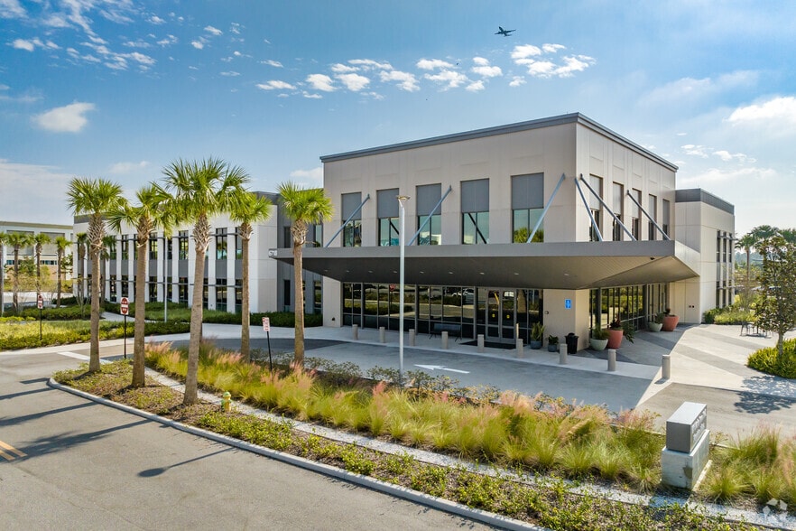 6718 Lake Nona Blvd, Orlando, FL for lease - Primary Photo - Image 1 of 24