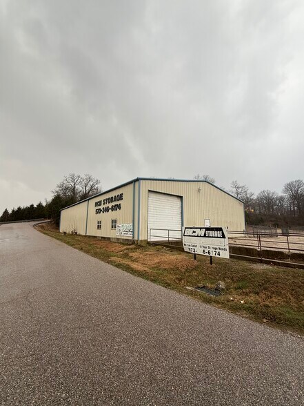 3861 US-54, Linn Creek, MO à louer - Photo du bâtiment - Image 3 de 24