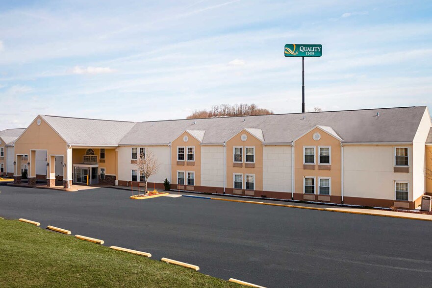 1185 Airport Rd, Fairmont, WV à vendre - Photo principale - Image 1 de 10