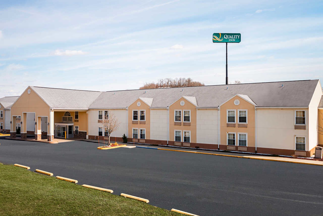 1185 Airport Rd, Fairmont, WV à vendre Photo principale- Image 1 de 11