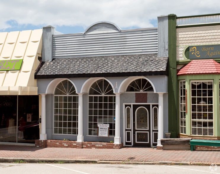 302 E Main St, Hogansville, GA for sale - Primary Photo - Image 1 of 4