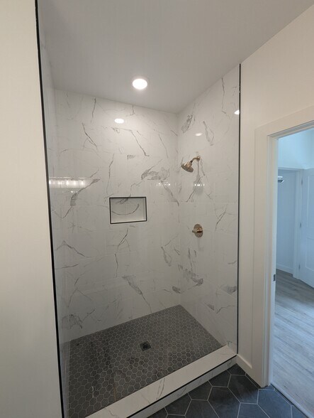 80 Amos Cir, Lafayette, TN à vendre - Photo intérieure - Image 2 de 5