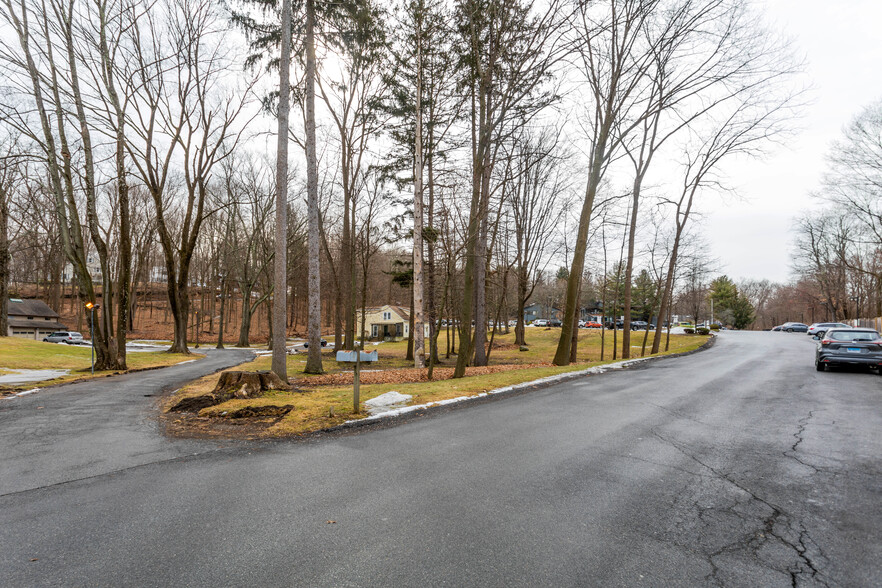 1985 Crompond Rd, Cortlandt Manor, NY à vendre - Photo de construction - Image 3 de 9