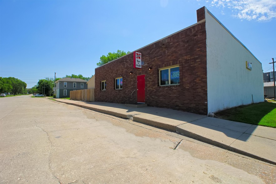 417 Elm St, Nehawka, NE for sale - Building Photo - Image 1 of 1