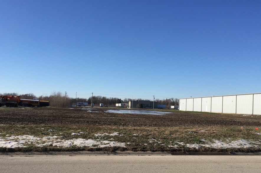 2700 Eastgate Industrial Pky, Kankakee, IL for sale - Building Photo - Image 2 of 10