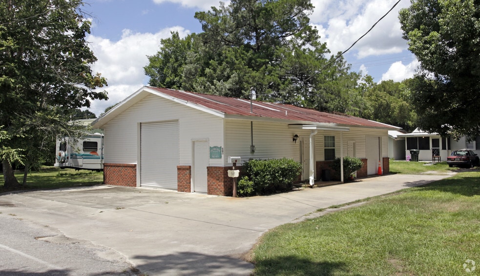 588 SE Baya Dr, Lake City, FL à vendre - Photo principale - Image 1 de 2