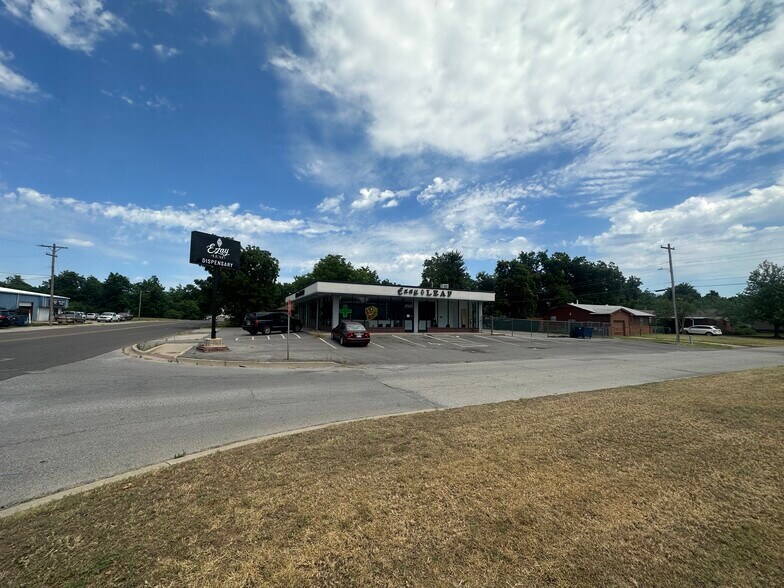 6530-6534 NW 36th St, Bethany, OK à vendre - Photo du bâtiment - Image 2 de 11