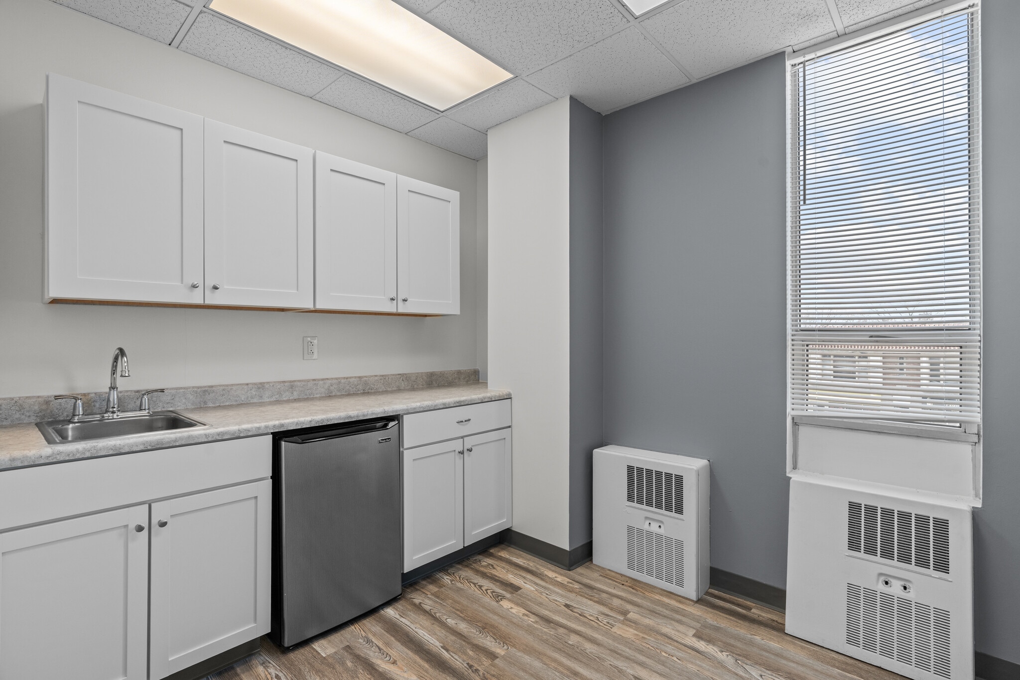 6744 Clayton Rd, Richmond Heights, MO for lease Interior Photo- Image 1 of 3