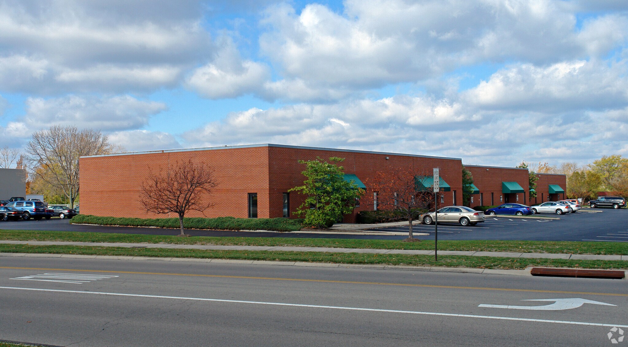 900-922 Senate Dr, Centerville, OH à louer Photo du bâtiment- Image 1 de 7