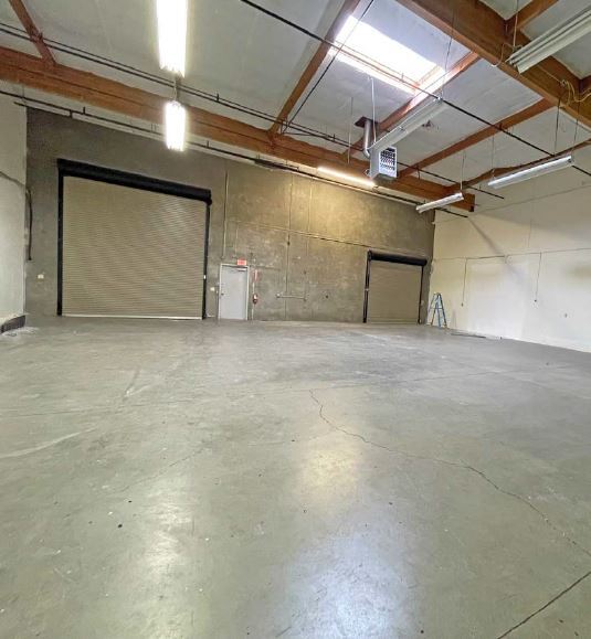 4211 SE International Way, Milwaukie, OR à louer - Photo du bâtiment - Image 2 de 2