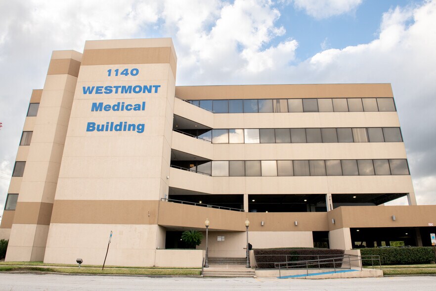 1140 Westmont Dr, Houston, TX à louer - Photo du bâtiment - Image 3 de 17