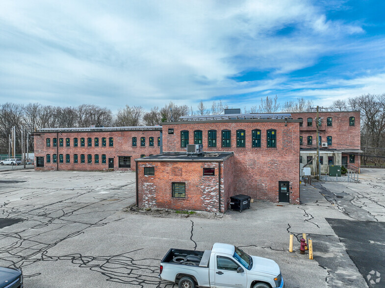 224 Calvary St, Waltham, MA à louer - Photo du bâtiment - Image 2 de 4