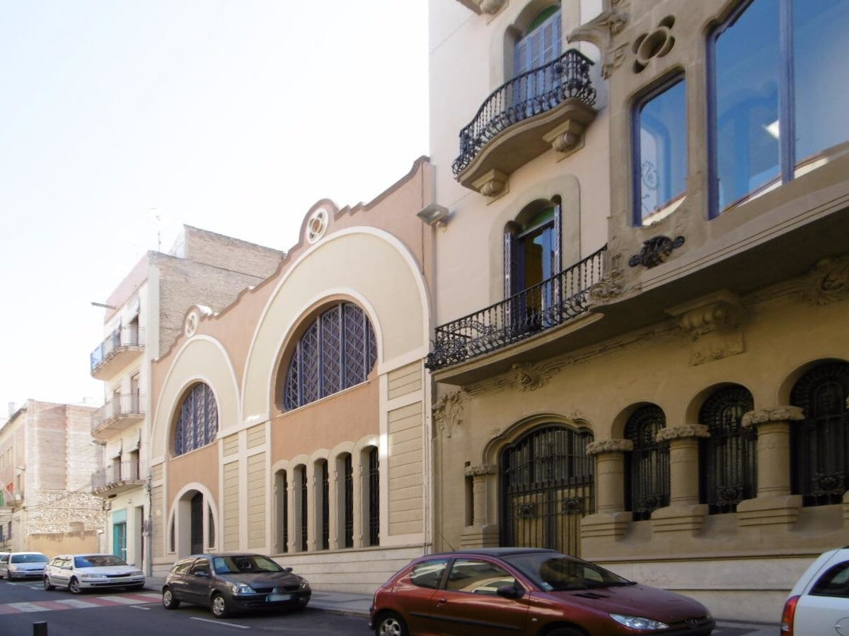 Retail in Tortosa, Tarragona for lease Building Photo- Image 1 of 2